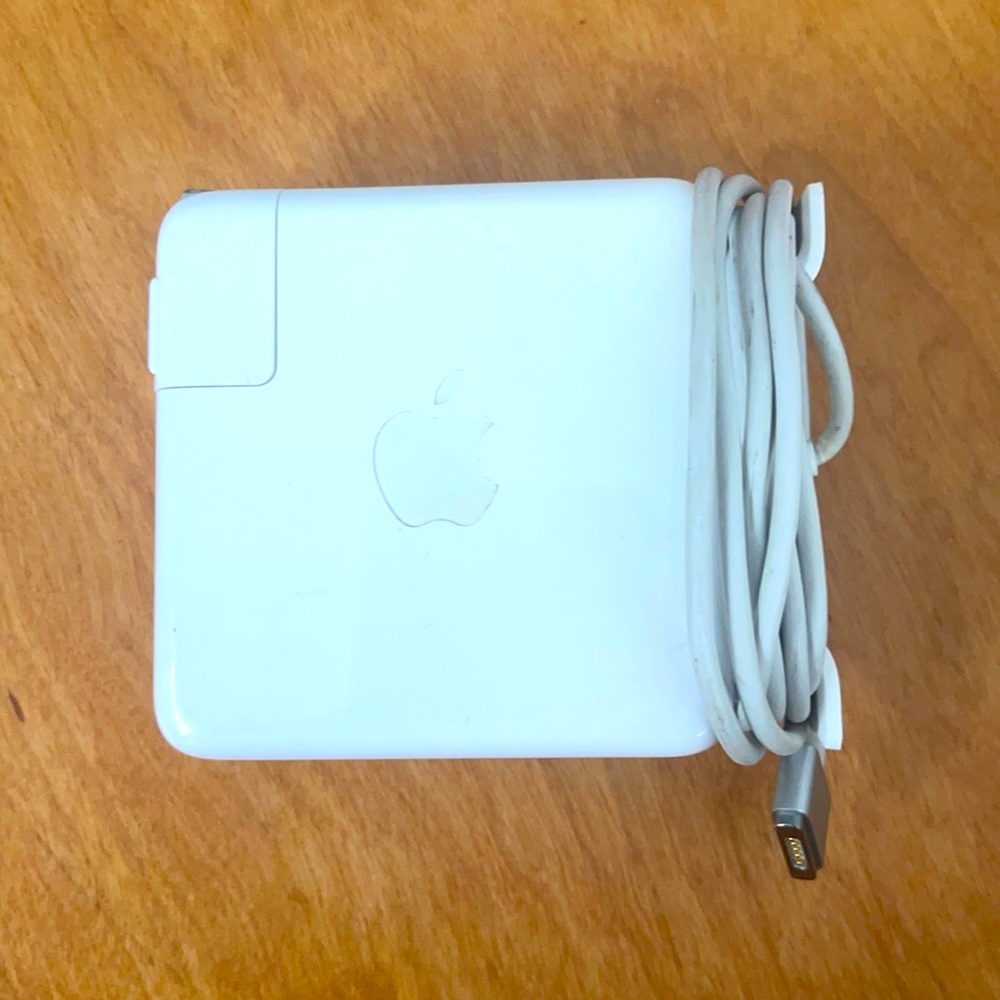 Apple MacBook 85w Magsafe 2 Power Adapter
